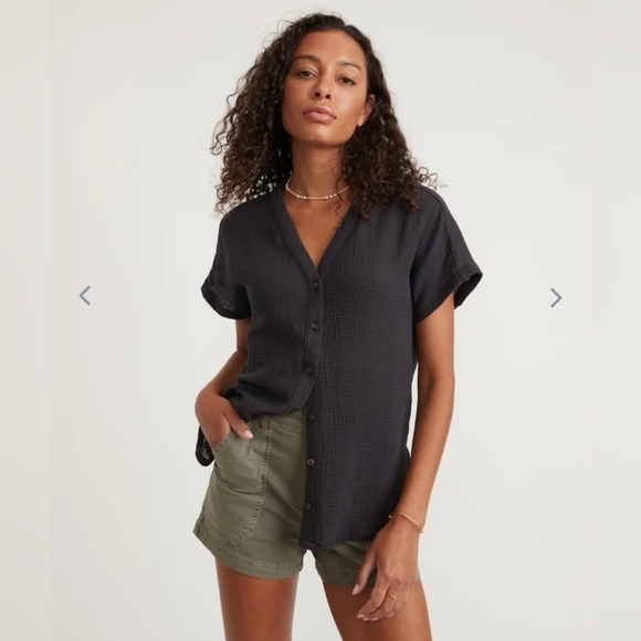 Marine layer Island Short Sleeve Button Down Tunic in Black - Picture 1 of 8
